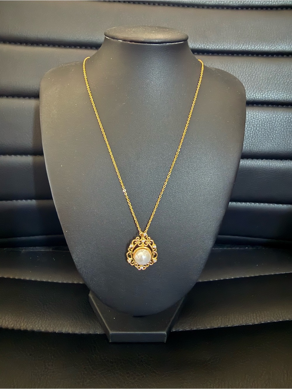 Authentic Freshwater Pearl Filigree Pendant Gold Necklace